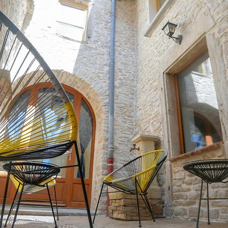 Gite Des Augustins - Gitesdesbalcons-Com Cremieu Exterior photo